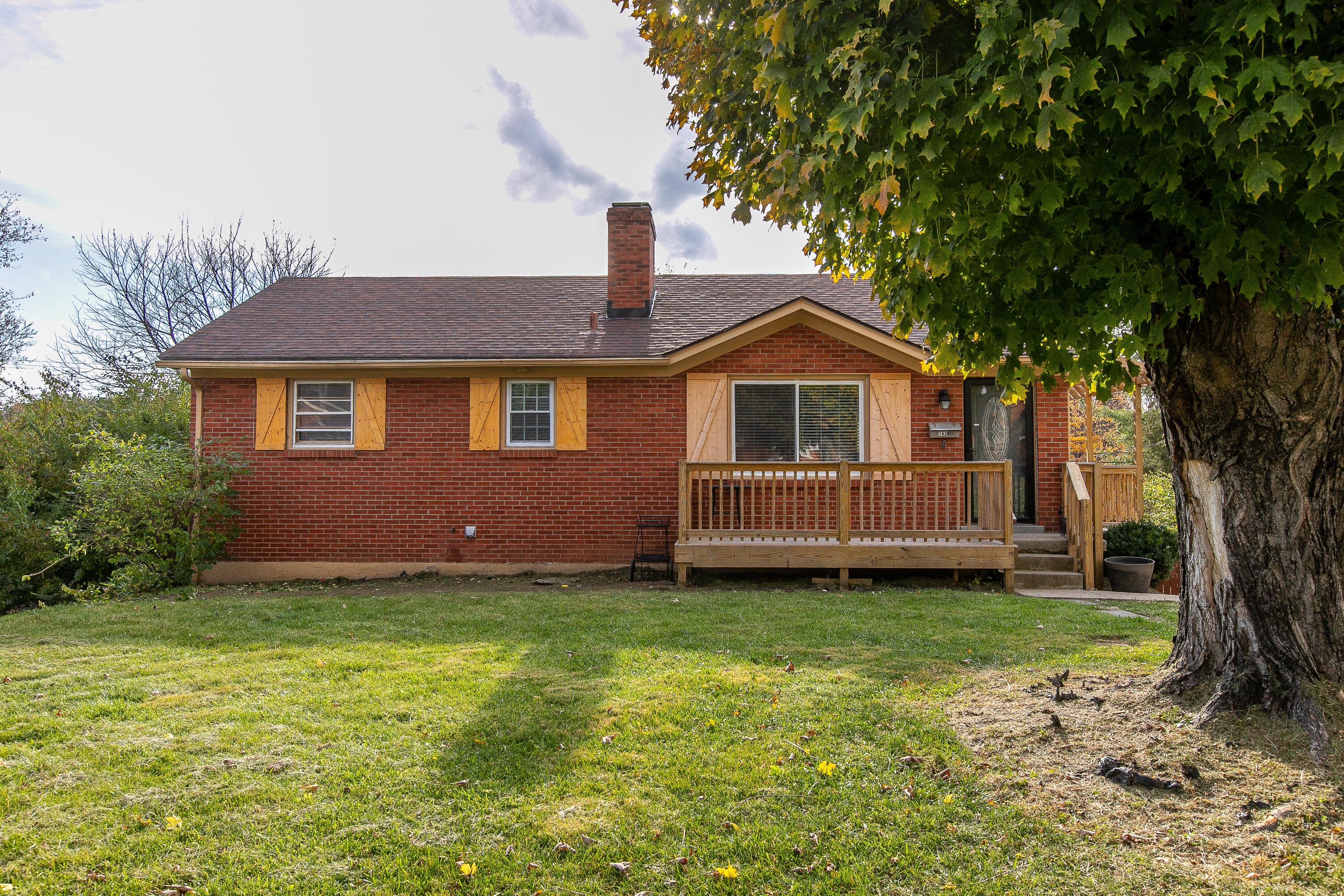142 Rugby Road Lexington, KY 40504 - Photo 1 of 34 1-2