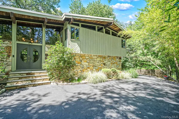$1,750,000 | Undisclosed Address, Smithtown, NY 11787