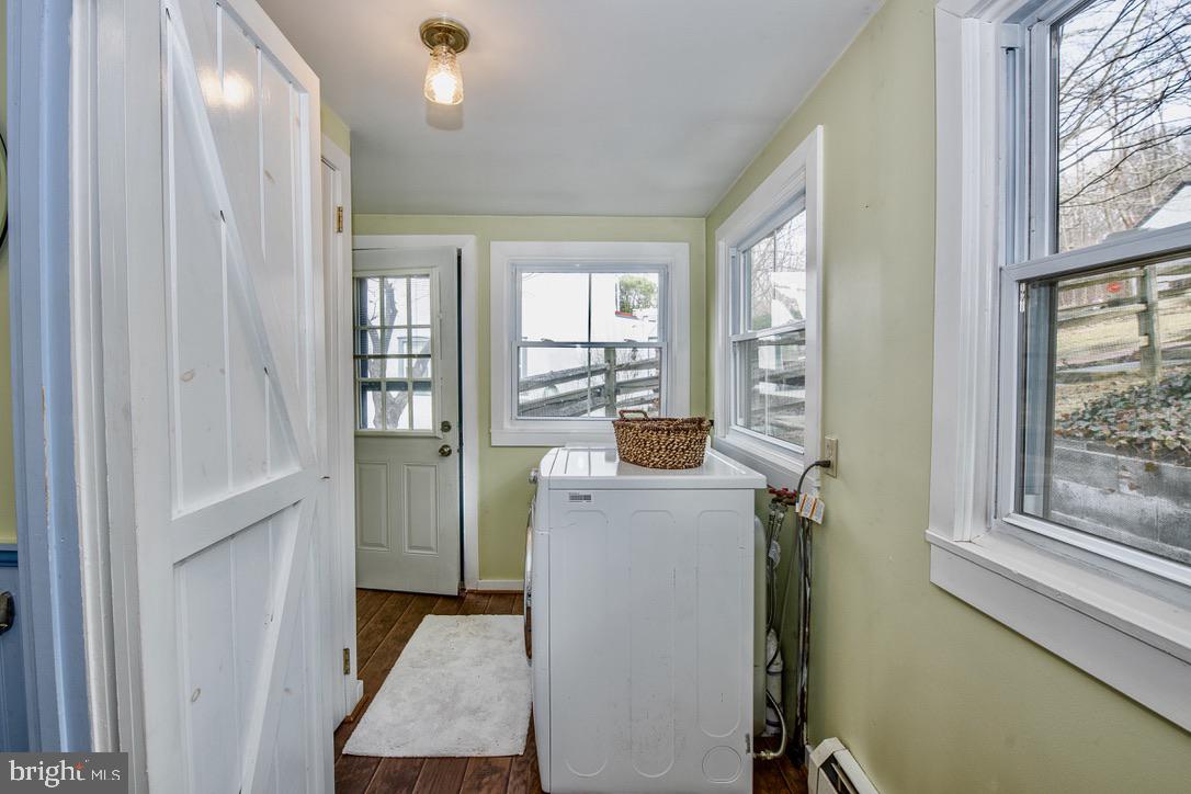 295 Balligomingo Road Conshohocken, PA 19428 - Photo 11 of 27 Laundry/Mud Room