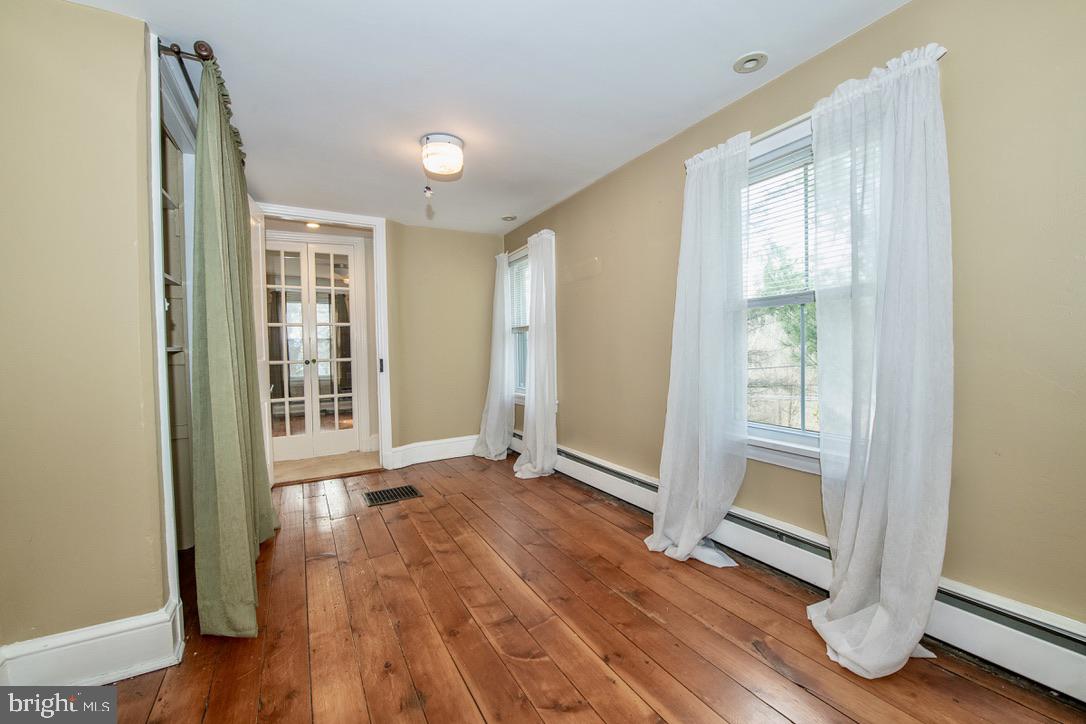 295 Balligomingo Road Conshohocken, PA 19428 - Photo 17 of 27 3rd Bedrooom