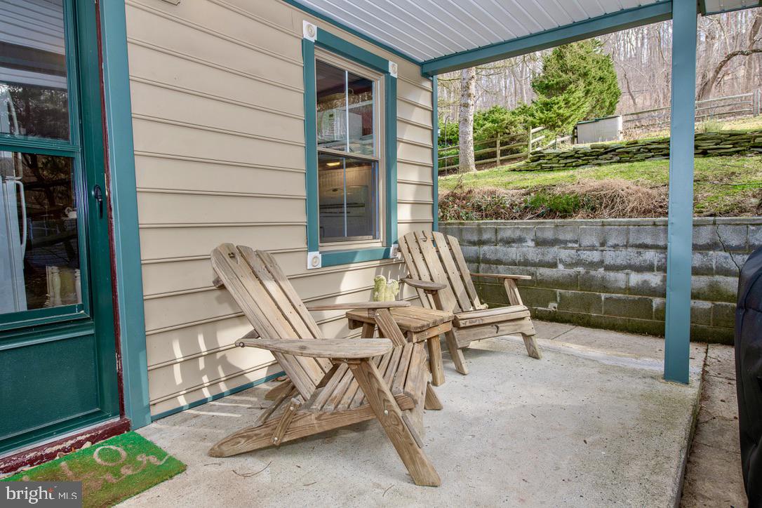 295 Balligomingo Road Conshohocken, PA 19428 - Photo 20 of 27 Side porch