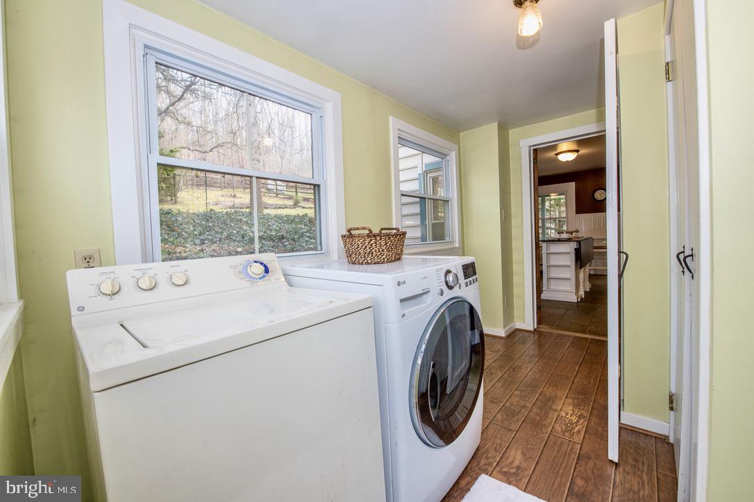 295 Balligomingo Road Conshohocken, PA 19428 - Photo 9 of 27 Mud Room & 1st flr laundry