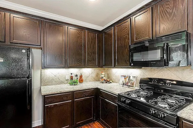 $1,799 | 64 Woodland Hills Drive, Unit B, Conroe, TX 77303