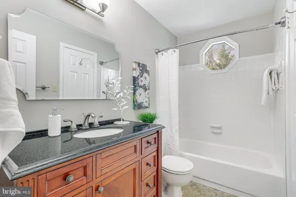 $1,175,000 | 714 Old Hunt Way, Herndon, VA 20170