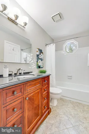 $1,175,000 | 714 Old Hunt Way, Herndon, VA 20170