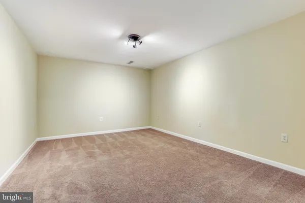 $1,175,000 | 714 Old Hunt Way, Herndon, VA 20170