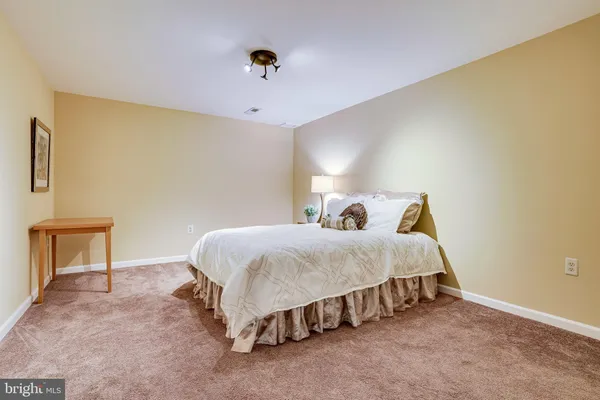 $1,175,000 | 714 Old Hunt Way, Herndon, VA 20170