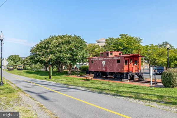 $1,175,000 | 714 Old Hunt Way, Herndon, VA 20170