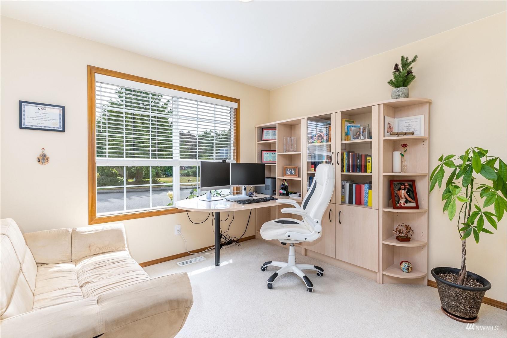 1807 Field Avenue Northeast Renton, WA 98059 - Photo 9 of 38 a view of a livingroom with workspace and a window