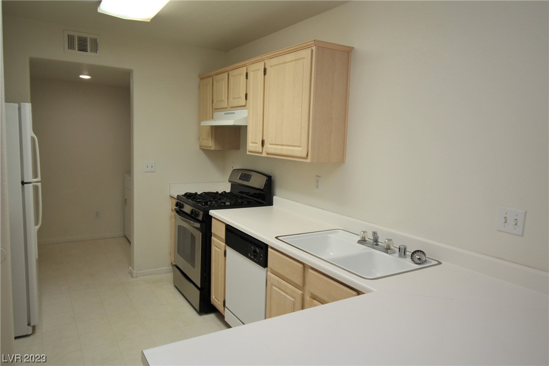 10164 Rising Tree Street Las Vegas, NV 89183 - Photo 11 of 30