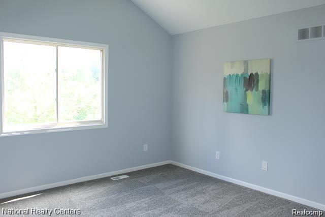3977 Elmhurst Road Waterford, MI 48328 - Photo 17 of 30 17.jpg