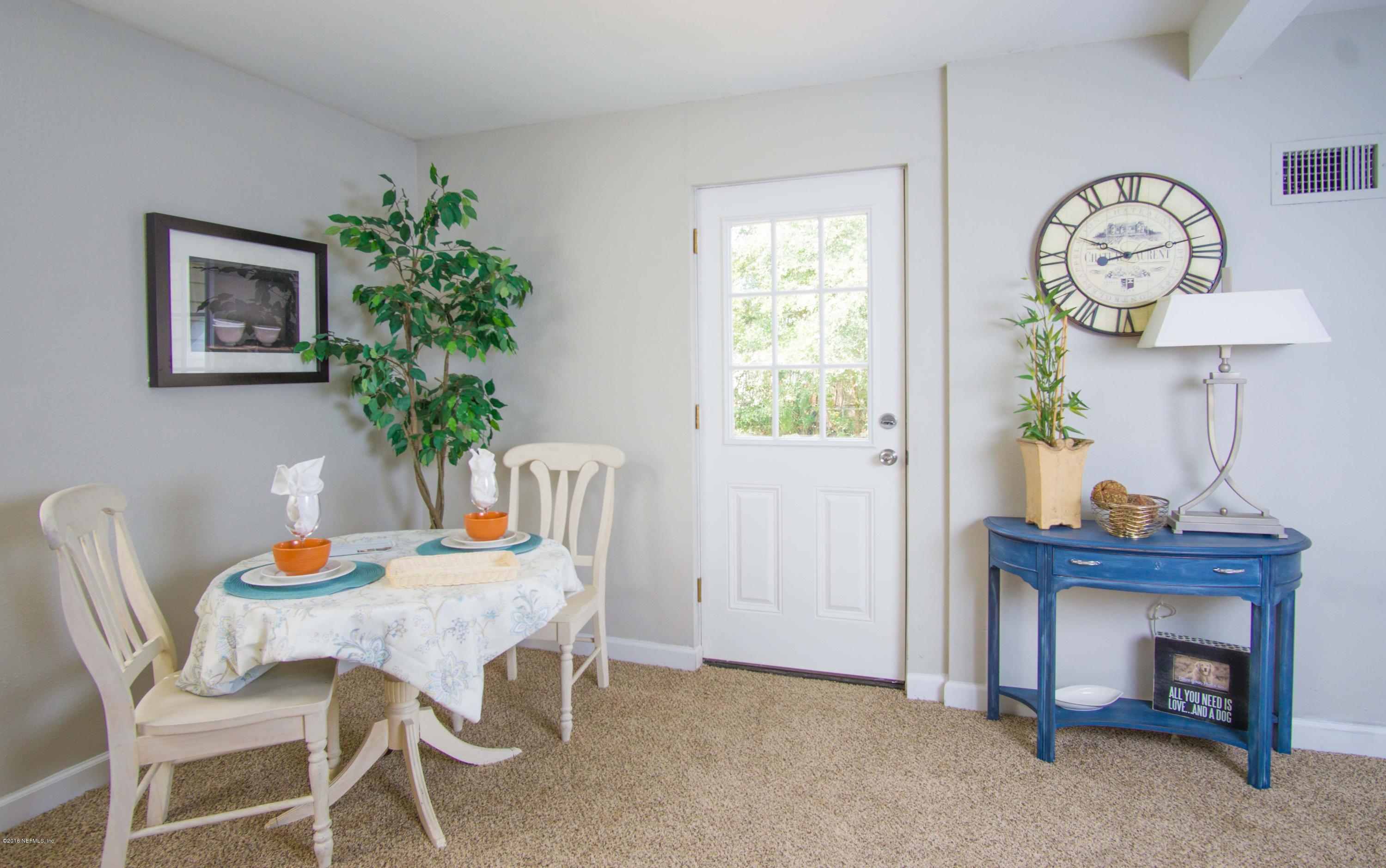 7540 Old Kings Road South Jacksonville, FL 32217 - Photo 11 of 22 11Family rm access to deck