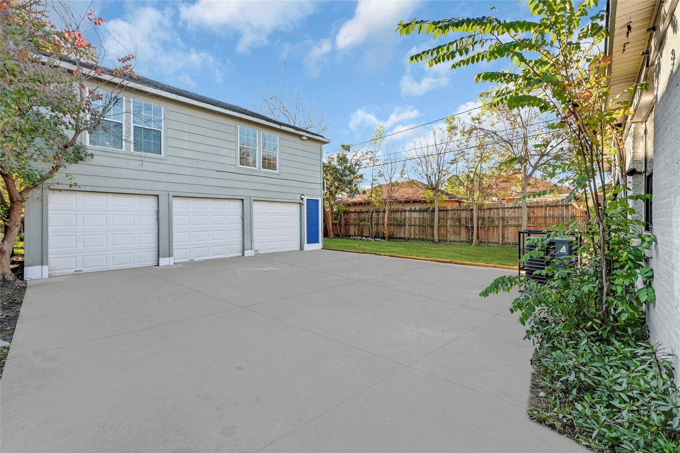 1633 Fourcade Street, Unit C Houston, TX 77023 - Photo 7 of 7 Private car garage attached to the building.
