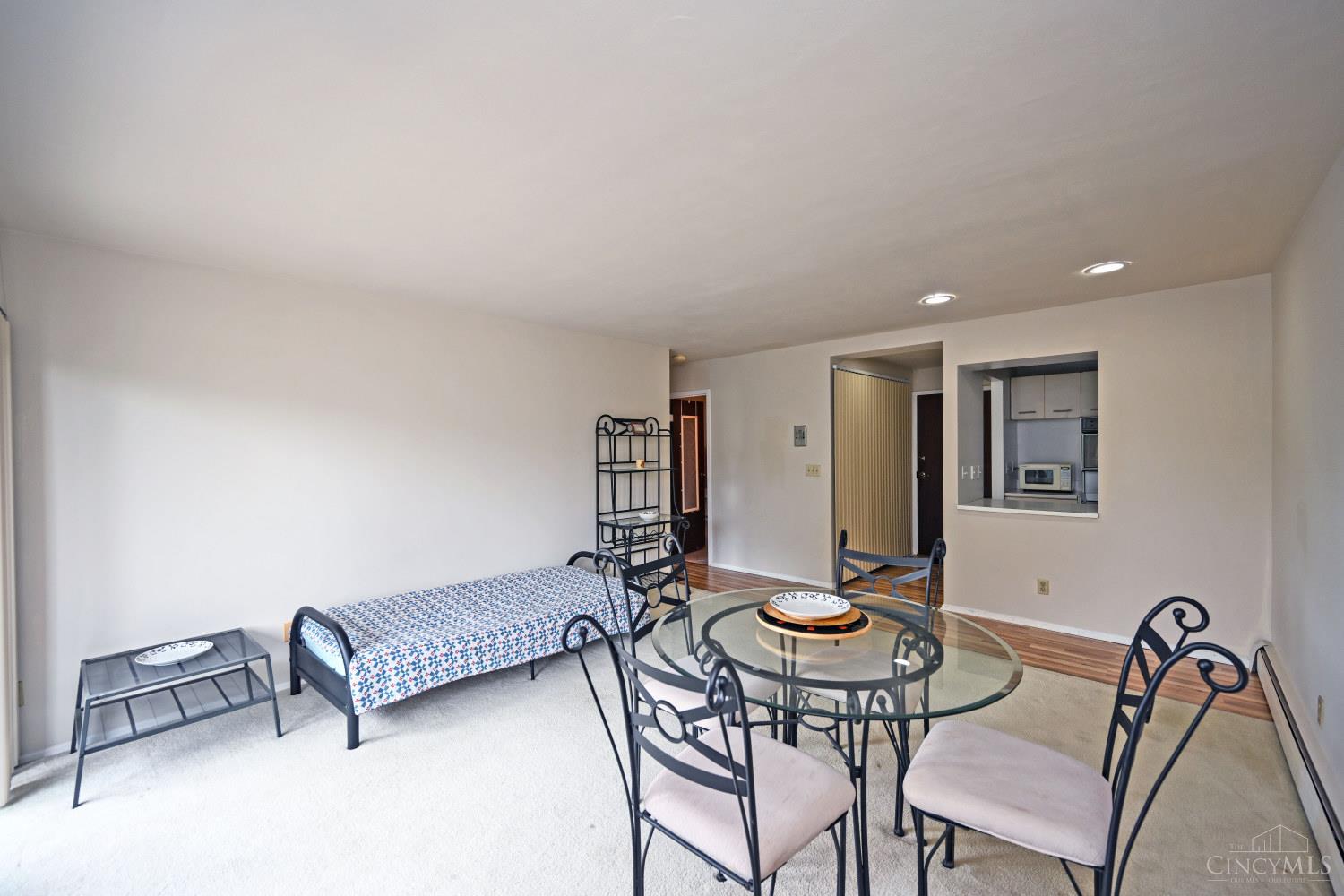 1815 William Howard Taft Road, Unit 607 Cincinnati, OH 45206 - Photo 14 of 31