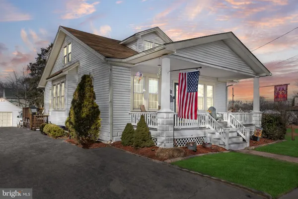 $415,000 | 840 Laurel Street, Delanco, NJ 08075