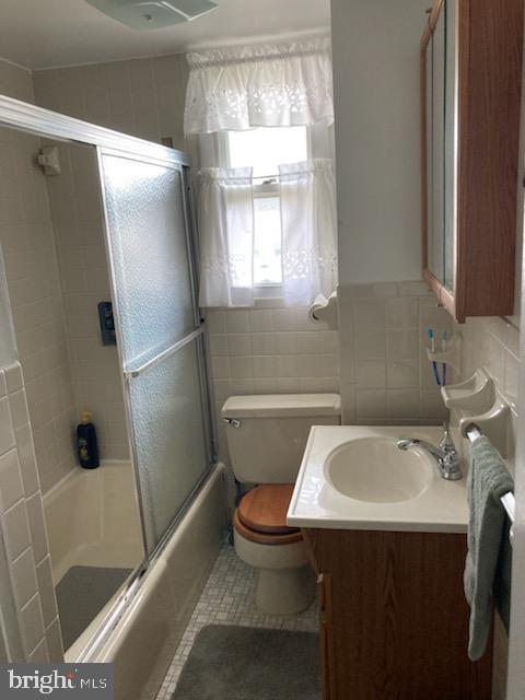 376 Amosland Road Holmes, PA 19043 - Photo 15 of 21 Bathroom