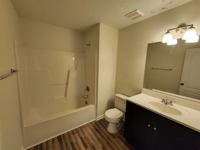 $1,250 | 3000 South Adams Street, Unit 214, Tallahassee, FL 32301