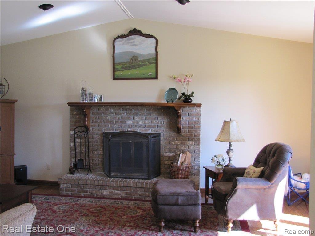 9650 Ridge Top Trail Clarkston, MI 48348 - Photo 5 of 24 Great Room - Fireplace