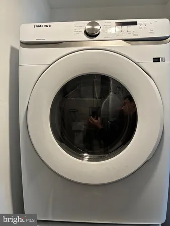 a close up view of washer and dryer