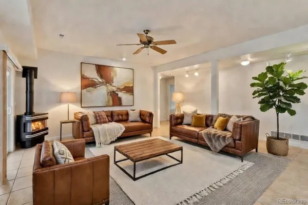 $1,290,000 | 992 South County Road 129, Bennett, CO 80102
