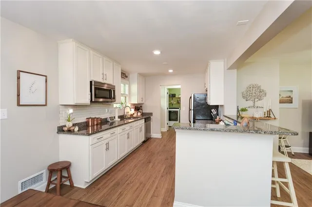 $359,900 | 5806 Stonehaven Drive Northwest, Kennesaw, GA 30152