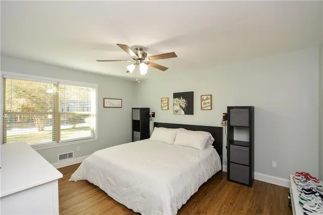 $359,900 | 5806 Stonehaven Drive Northwest, Kennesaw, GA 30152