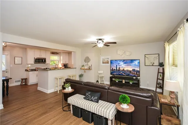 $359,900 | 5806 Stonehaven Drive Northwest, Kennesaw, GA 30152