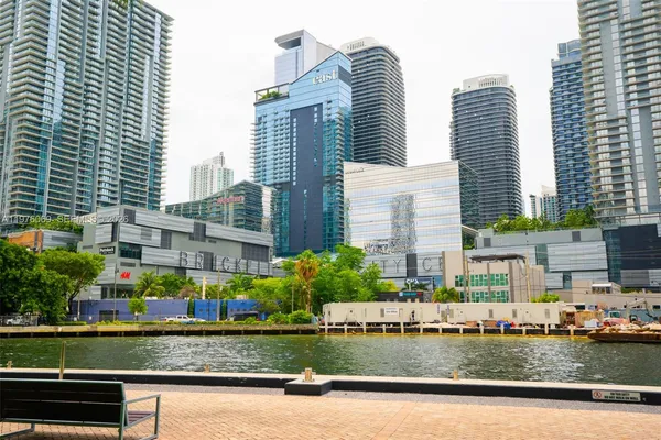 $2,875 | 350 South Miami Avenue, Unit 511, Miami, FL 33130