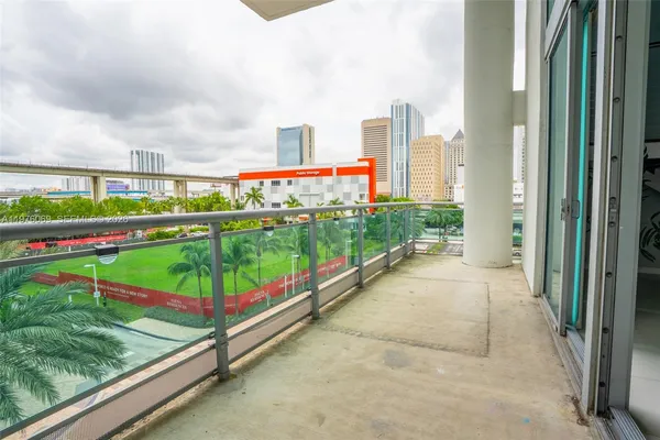$2,875 | 350 South Miami Avenue, Unit 511, Miami, FL 33130