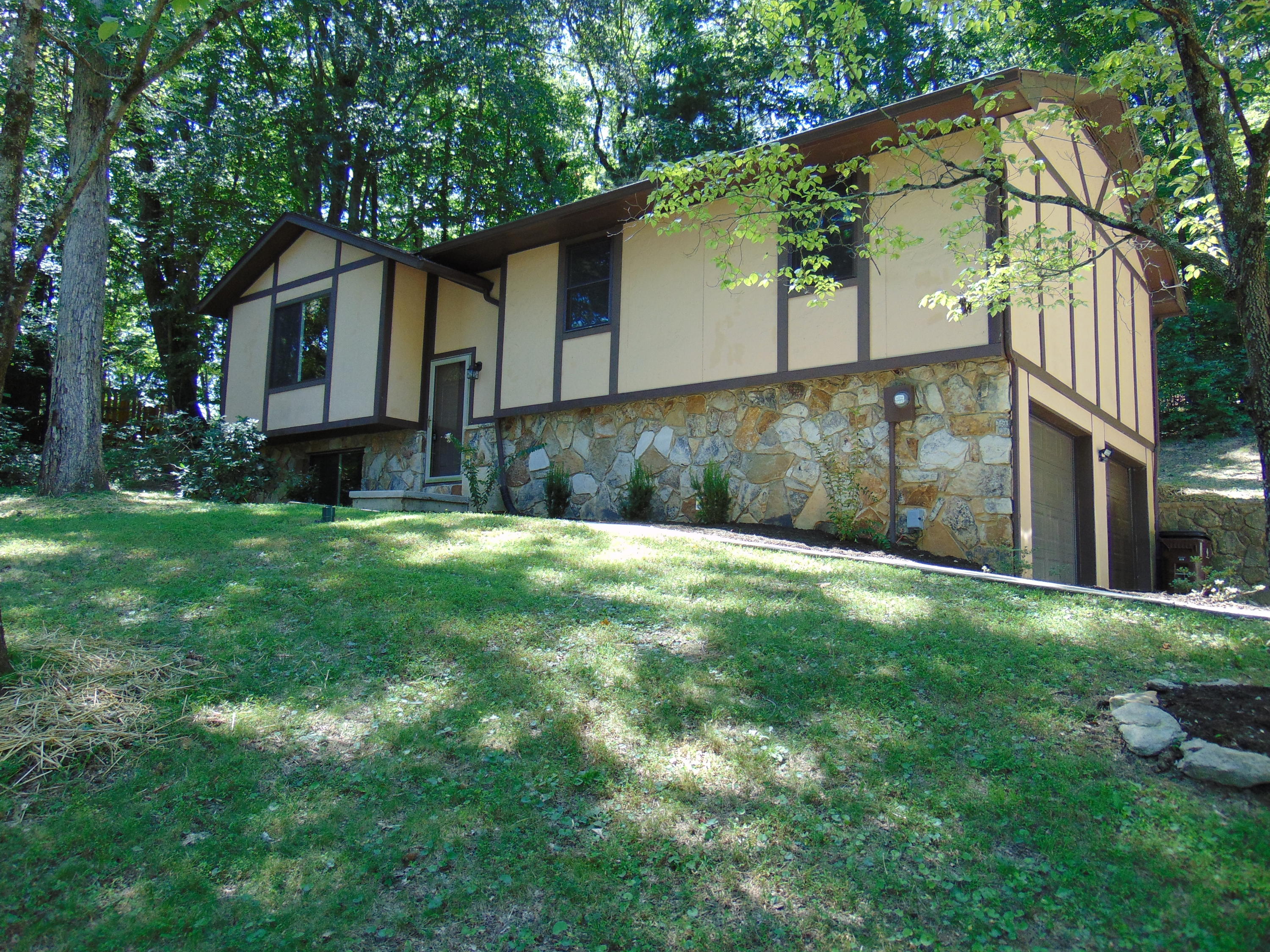 116 Trenton Drive Oak Ridge, TN 37830 - Photo 2 of 39 DSC01419