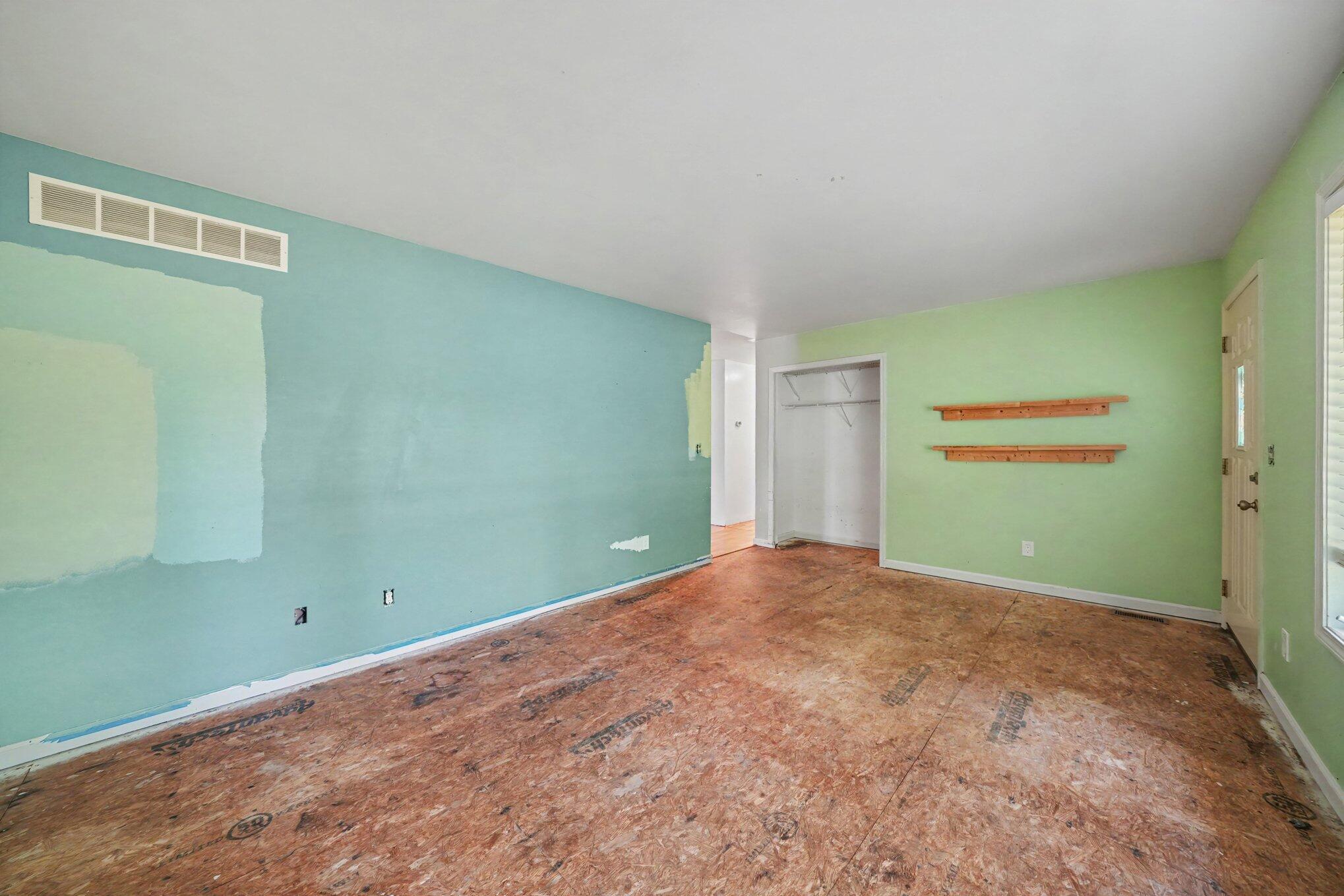 759 Sheridan Road St. Joseph, MI 49085 - Photo 6 of 26 006_file_4725