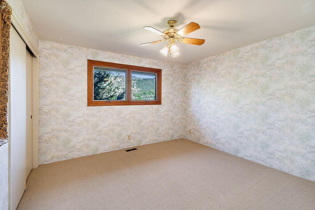 6069 Hughes Road Medford, OR 97504 - Photo 70 of 84 HR(70)