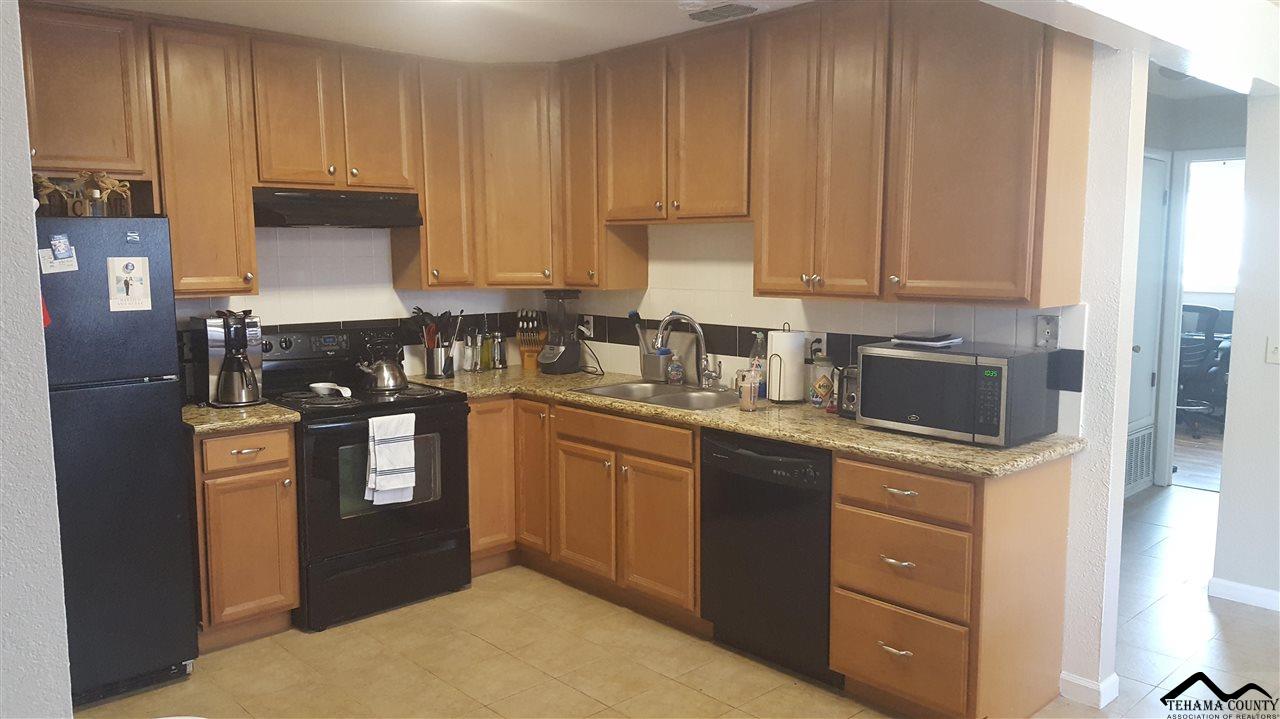 11040 Hillcrest Road, Unit 11040 HIRSCHFELD WAY RAN Rancho Cordova, CA 95670 - Photo 9 of 37