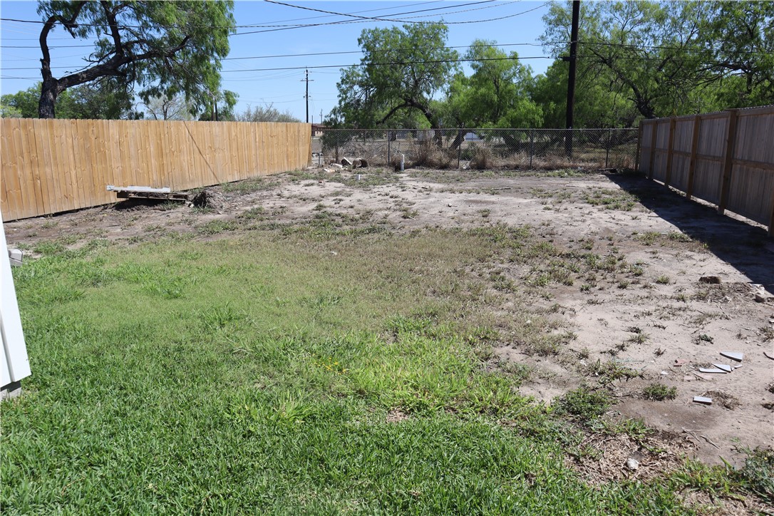 507 West Ragland Avenue Kingsville, TX 78363 - Photo 5 of 11