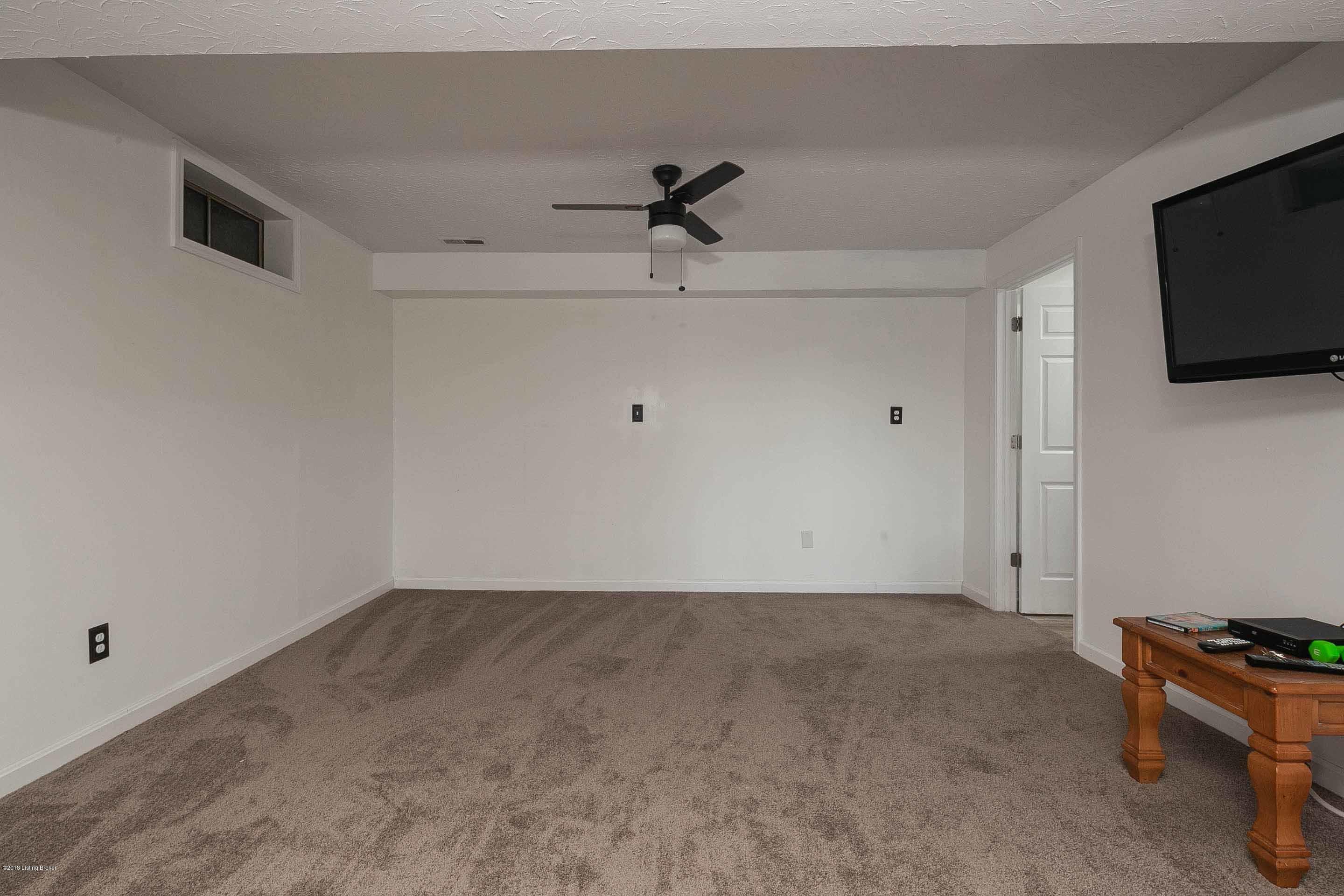 2350 Raymond Road Shepherdsville, KY 40165 - Photo 29 of 29 Downstairs room - den, craft room, etc.