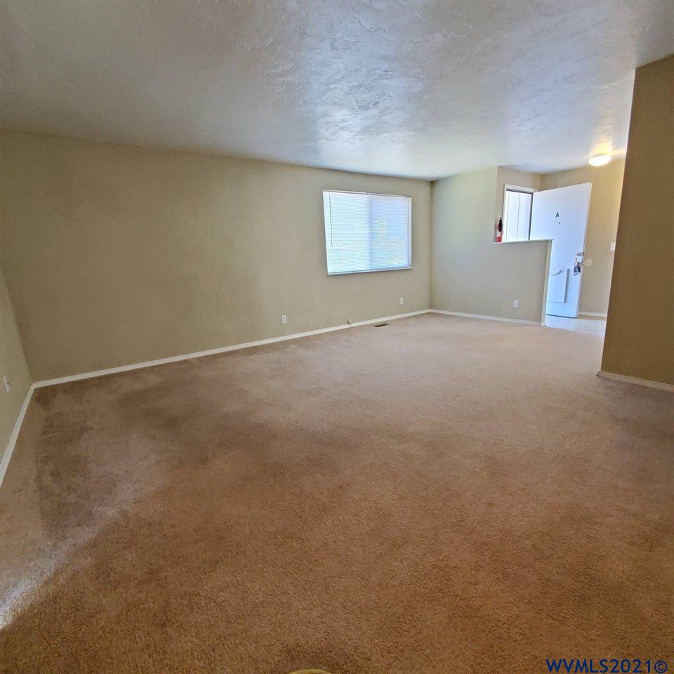 1588 Del Rio Avenue Southeast Albany, OR 97322 - Photo 5 of 12 Gallery Image 5