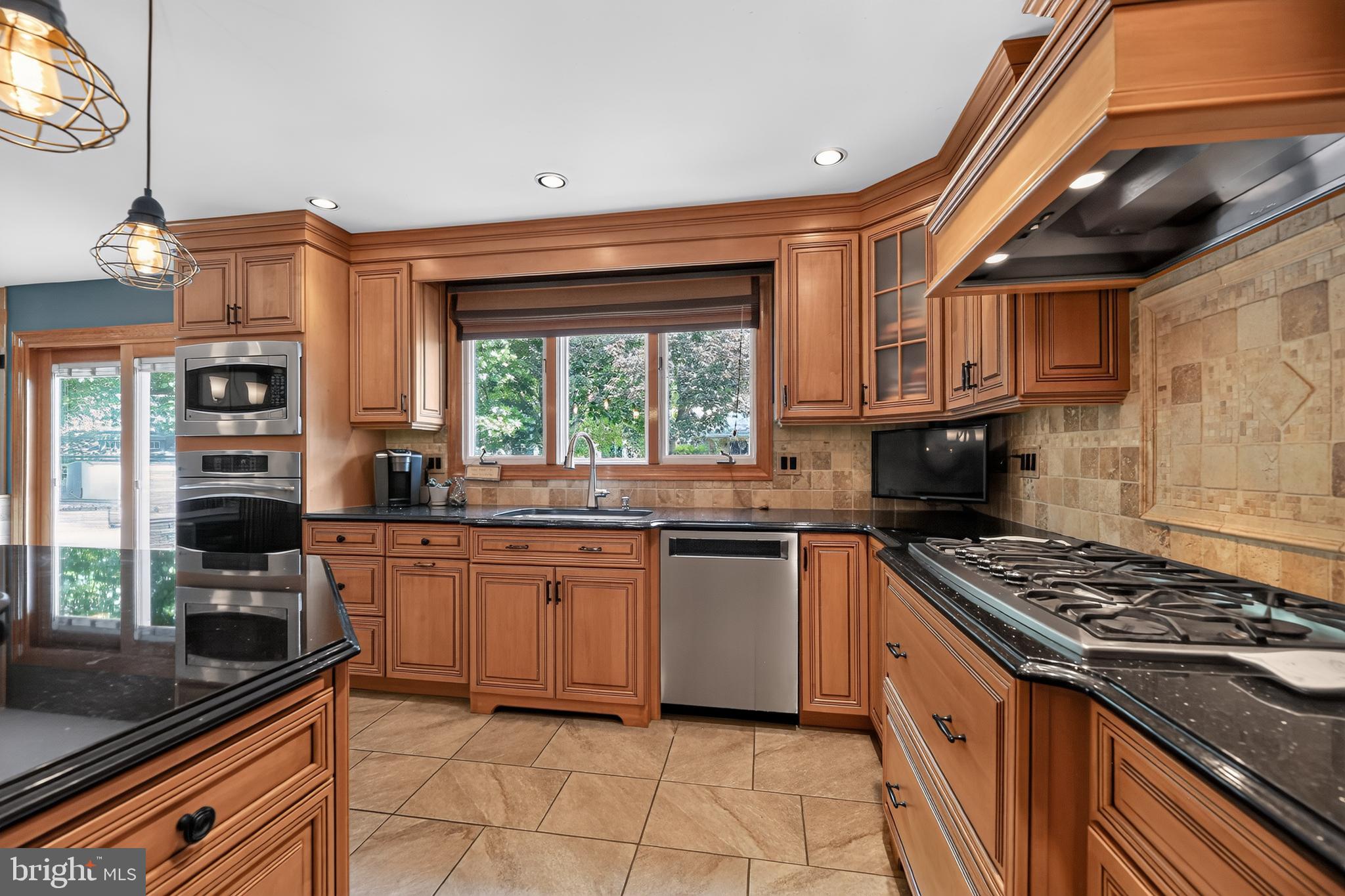 9 Rittenhouse Square Sicklerville, NJ 08081 - Photo 15 of 54
