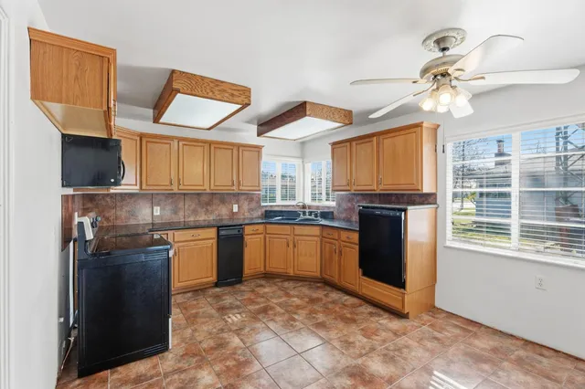 $300,000 | 3117 North 8th Street, Fresno, CA 93703