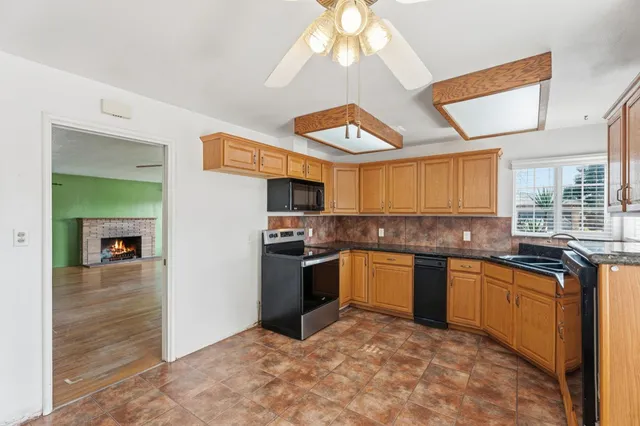 $300,000 | 3117 North 8th Street, Fresno, CA 93703