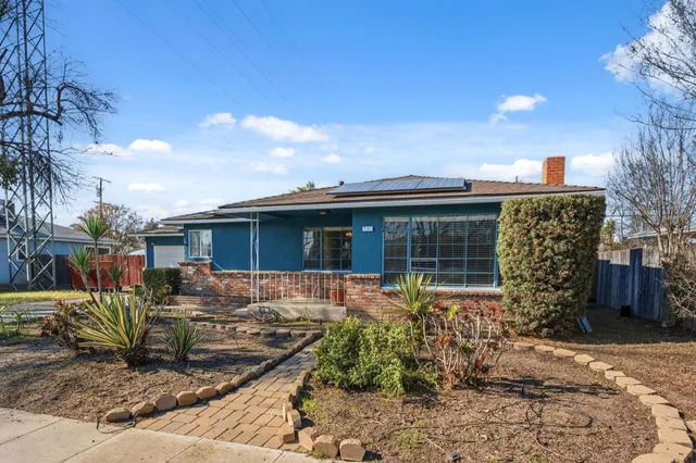 $300,000 | 3117 North 8th Street, Fresno, CA 93703