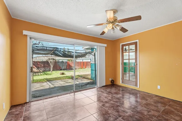 $300,000 | 3117 North 8th Street, Fresno, CA 93703