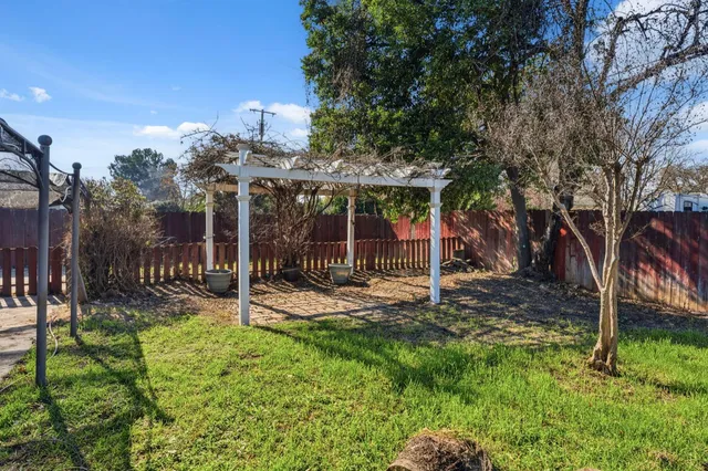 $300,000 | 3117 North 8th Street, Fresno, CA 93703