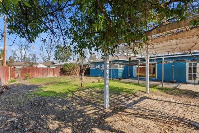 $300,000 | 3117 North 8th Street, Fresno, CA 93703