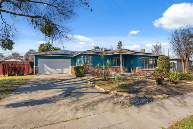$300,000 | 3117 North 8th Street, Fresno, CA 93703