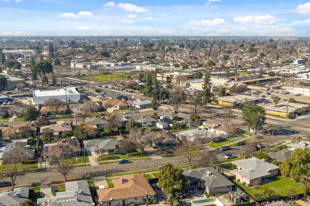 $300,000 | 3117 North 8th Street, Fresno, CA 93703