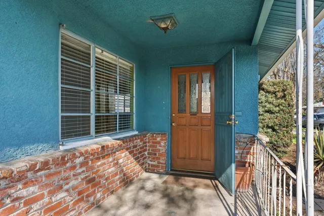 $300,000 | 3117 North 8th Street, Fresno, CA 93703