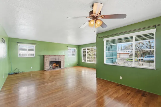 $300,000 | 3117 North 8th Street, Fresno, CA 93703