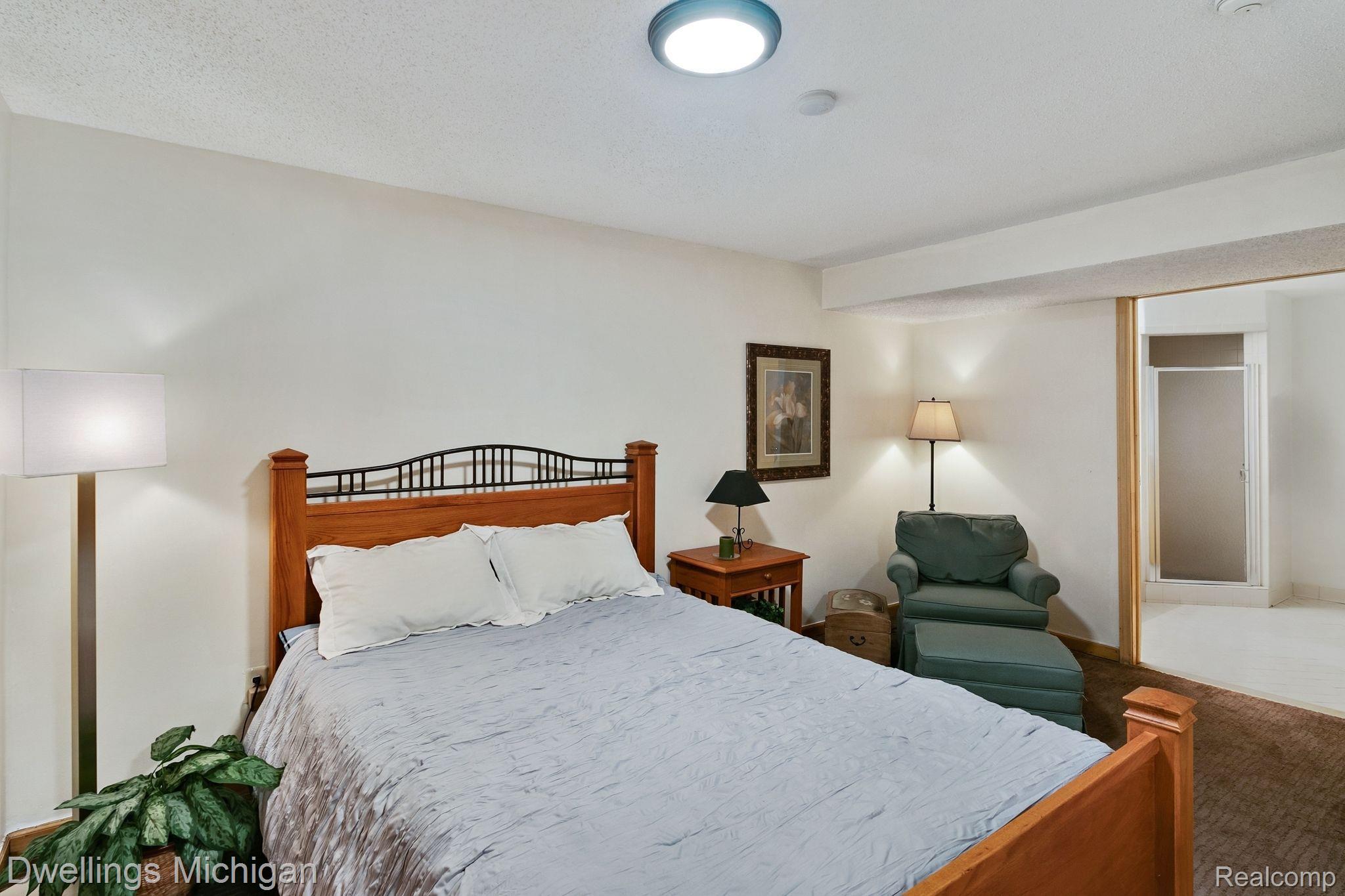 22000 River Ridge Trail Farmington, MI 48335 - Photo 31 of 51 Gallery Image 31