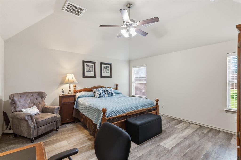 317 Delaware Street Burleson, TX 76028 - Photo 12 of 30