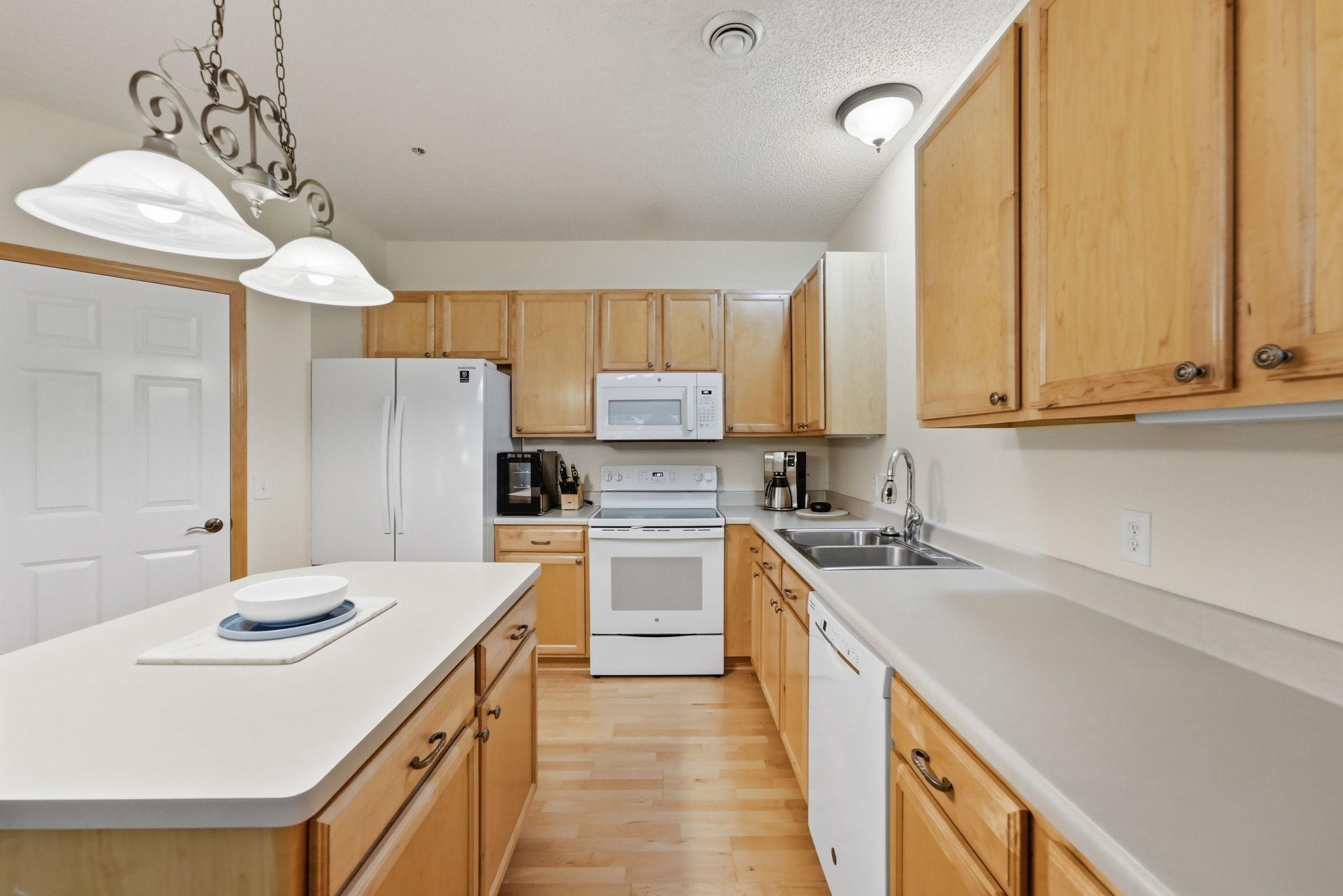 111302 Village Road, Unit 2 Chaska, MN 55318 - Photo 12 of 41 Gallery Image 12